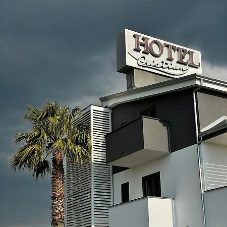 ג'וליאנו אין קאמפאניה Hotel Cristian מראה חיצוני תמונה