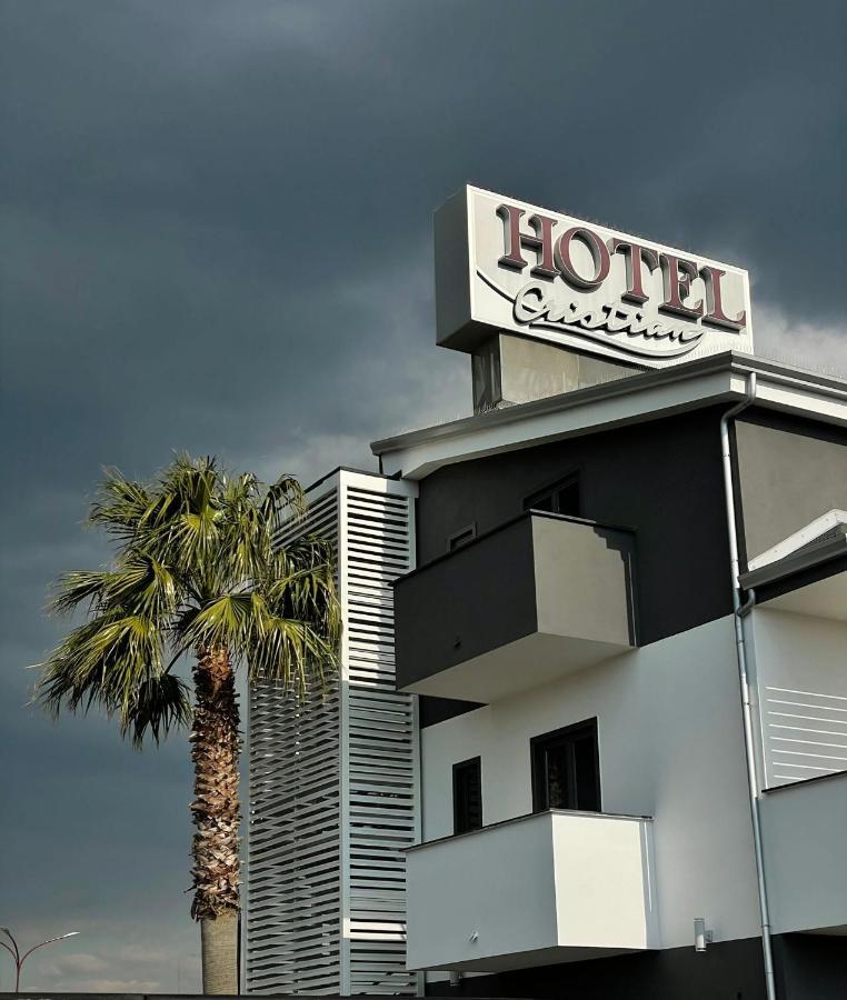 ג'וליאנו אין קאמפאניה Hotel Cristian מראה חיצוני תמונה