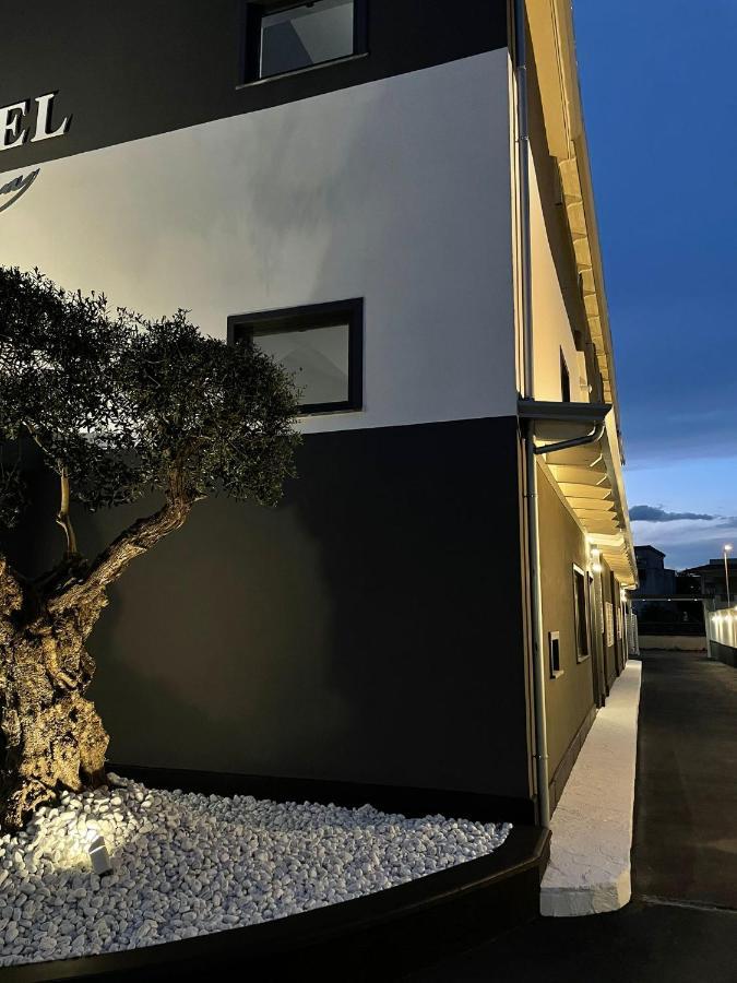 ג'וליאנו אין קאמפאניה Hotel Cristian מראה חיצוני תמונה