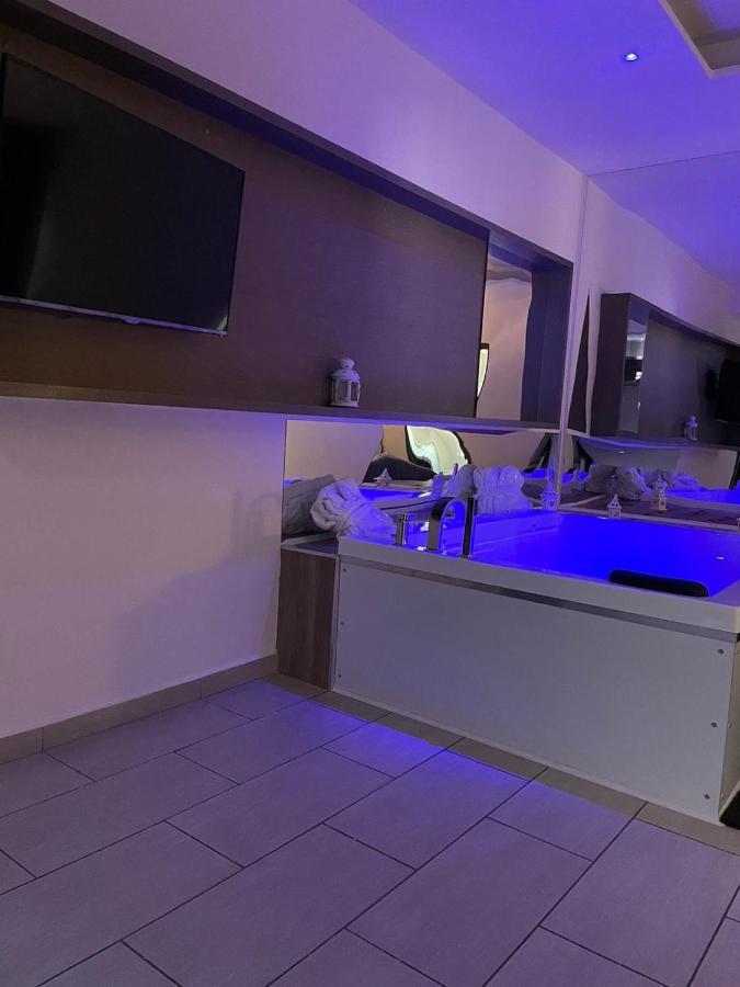 ג'וליאנו אין קאמפאניה Hotel Cristian מראה חיצוני תמונה