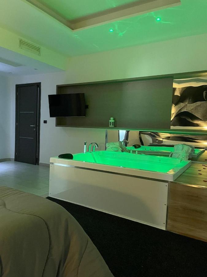 ג'וליאנו אין קאמפאניה Hotel Cristian מראה חיצוני תמונה