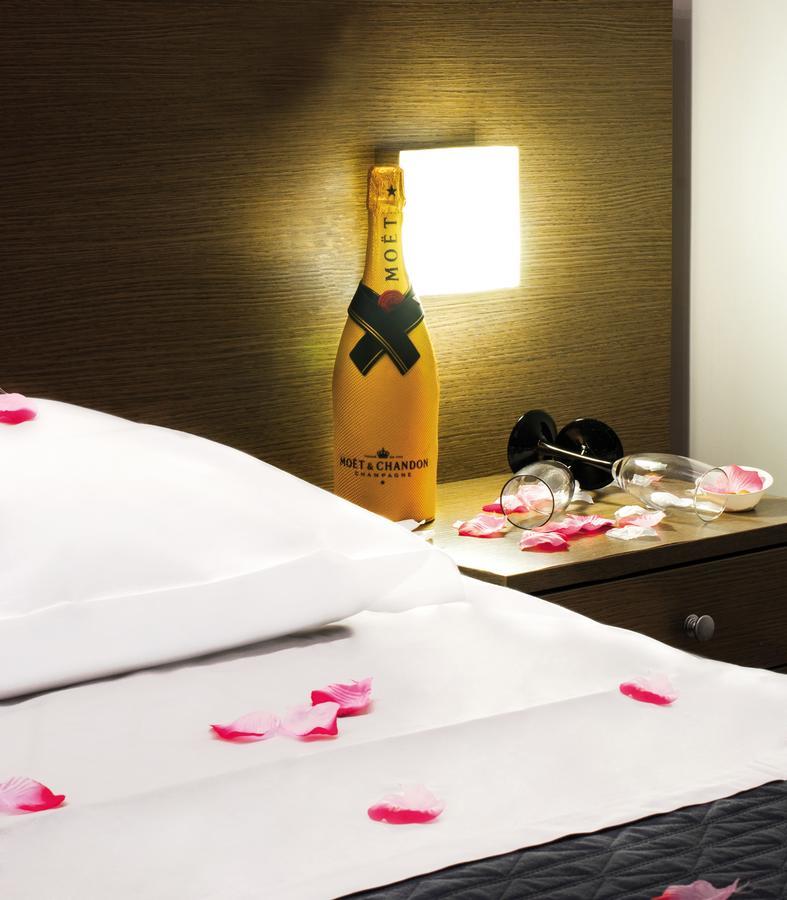 ג'וליאנו אין קאמפאניה Hotel Cristian מראה חיצוני תמונה